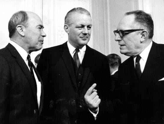 Dr Gerhardt Stoltenberg - German Federal Minister of Scientific Research (centre), Dr Donald F. Hornig- American chemist and Presidential Science Adviser and Mr. Maurice Schumann - French Minister of foreign Affairs (right). Caption in French 11 March 1968, Paris France Copyright: Topfoto  !ACHTUNG AUFNAHMEDATUM GESCHÄTZT! UnitedArchives1349263