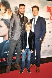 Bilder des Tages Jan Zabeil, Regisseur, Arian Montgomery, Alexander Fehling Ankunft zur Premiere DREI ZINNEN in Kino International in Berlin am 20.12.2017