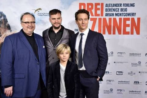 Christoph Ott, Jan Zabeil, Arian Montgomery und Alexander Fehling bei der Premiere des Kinofilms Drei Zinnen Three Peaks im Kino International. Berlin, 20.12.2017
