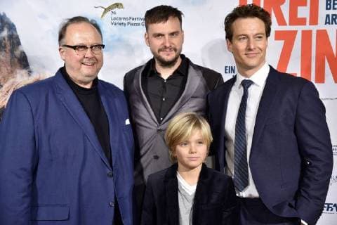 Christoph Ott, Jan Zabeil, Arian Montgomery und Alexander Fehling bei der Premiere des Kinofilms Drei Zinnen Three Peaks im Kino International. Berlin, 20.12.2017