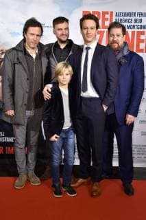 Andreas Pichler, Jan Zabeil, Arian Montgomery, Alexander Fehling und Benny Drechsel bei der Premiere des Kinofilms Drei Zinnen Three Peaks im Kino International. Berlin, 20.12.2017