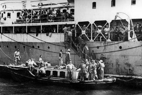 Jewish immigrants pour into the State of Israel. Immigrants disembarking from the SS Teti at Tel Aviv. 14 May 1948, Israel Copyright: Topfoto  !ACHTUNG AUFNAHMEDATUM GESCHÄTZT! UnitedArchives1379415
