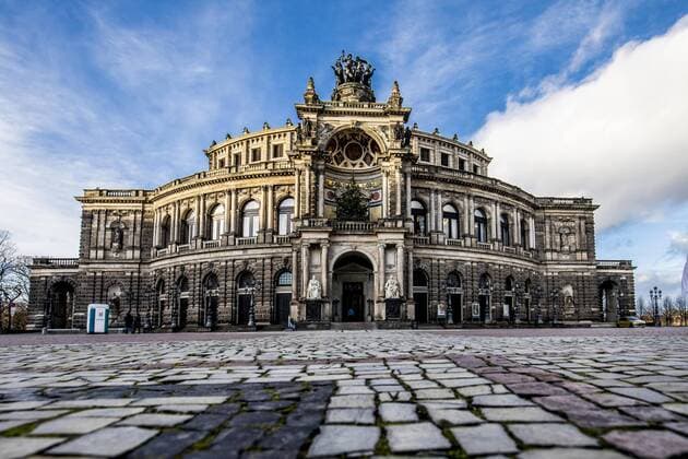 Die Semperoper in Dresden Dresden, Themenbilder Symbolbilder, 14.12.17 Luebeck Schleswig-Holstein Germany Copyright: xAgentur54Gradx xChristianxSchaffrathx