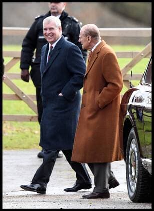 . 24 12 2017. Sandringham, United Kingdom. The Queen attends Church. Prince Andrew with his father the Duke of Edinburgh join HM Queen Elizabeth II at the Christmas Eve Church Service at St. Mary Magdalene Church, Sandringham, Norfolk.  xAndrewxParsonsx xi-Imagesx IIM-16657-0014