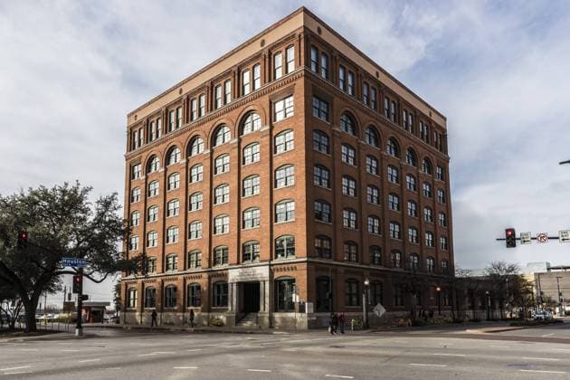 IMAGO History, Ermordung von US-Präsident John F. Kennedy in Dallas, 1963 Dallas Book Depository Tatort,Kennedy Mord,Dallas,Texas,24.12.2017 president president Präsident Mord murder