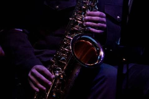 December 28, 2017 - Athens, Greece - Saxophonist seen playing during the Christmas concert of Big Band of Greek Army on Syntagma Square. Athens Greece - ZUMAs197 20171228_zaa_s197_023 Copyright: xGiorgosxZachosx