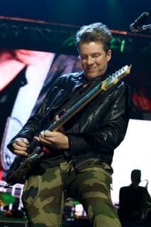 USA: 2017 Wall Street Rocks NEW YORK, NY - NOVEMBER 29: Musician Joe Don Rooney performs at America Salutes You and Wall Street Rocks Presents Guitar Legends For Heroes at Terminal 5 on November 29, 2017 in New York City. New York New York United States  DebbyxWong