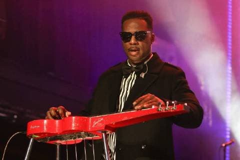 USA: 2017 Wall Street Rocks NEW YORK, NY - NOVEMBER 29: Musician Robert Randolph performs at America Salutes You and Wall Street Rocks Presents Guitar Legends For Heroes at Terminal 5 on November 29, 2017 in New York City. New York New York United States  DebbyxWong