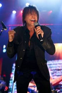 USA: 2017 Wall Street Rocks NEW YORK, NY - NOVEMBER 29: Musician Richie Sambora performs at America Salutes You and Wall Street Rocks Presents Guitar Legends For Heroes at Terminal 5 on November 29, 2017 in New York City. New York New York United States  DebbyxWong