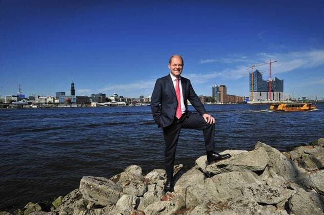 HAMBURG 28.06.2011 Olaf Scholz Hamburgs regierender Bürgermeister :