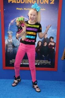 January 6, 2018 - Los Angeles, California, United States - January 6th 2018 - Los Angeles, California USA - Actress JOJO SIWA and Booboo at Paddington 2 Premiere held at the Regency Village Theater, Westwood, CA. Los Angeles United States - ZUMAf05_ 20180106_zaf_f05_060 Copyright: xPaulxFentonx