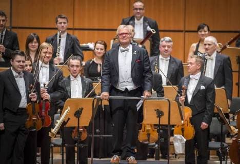 Justus Frantz Der Dirigent Justus Frantz dirigiert am 02.01.2015 anläesslich eines Neujahrskonzertes in der Musik- und Kongresshalle in Lübeck ein Konzert. Bei der Philharmonie der Nationen handelt es sich um ein Orchester aus jungen hochbegabten Musikern aus über 40 Laendern und fünf Kontinenten. Luebeck Schleswig-Holstein Deutschland Musik- und Kongresshalle Luebeck *** Justus Frantz which conductor Justus Frantz conducted on 02 01 2015 anläesslich a new year concert in the music and Congress Hall in Lübeck is a concert at the Philharmonie der Nationen s is an orchestra consisting of young talented musicians from over 40 countries and five Continents Lübeck Schleswig-Holstein Germany music and Congress Hall Lübeck