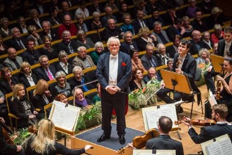 Das große Neujahrskonzert mit Justus Unter der Leitung des Dirigenten Justus Frantz spielt das Philharmonische Orchester, die Philharmonie der Nationen , am 06.01.2018 das große Neujahrskonzert in der Musik- und Kongresshalle (MuK) in Lübeck. Luebeck Schleswig-Holstein Germany Musik- und Kongresshalle Luebeck *** The big new year s concert with Justus, under the direction of conductor Justus Frantz plays the Philharmonic Orchestra the Philharmonia of the Nations on the 06 01 2018 the big new year s concert in the music and Congress Hall MuK Lübeck Lübeck Schleswig-Holstein Germany music and Congress Hall Lübeck