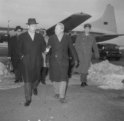EDWARD HEATH WITH WEST GERMAN FOREIGN MINISTER GERHARD SCHROEDER IN NORTHOLT ; 7 JANUARY 1963, Copyright: Topfoto  UnitedArchivesIPU449074