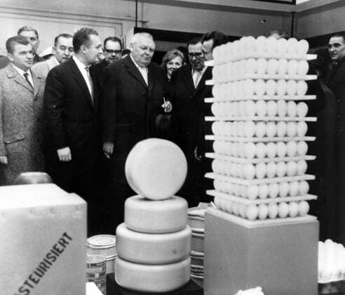 LUDWIG ERHARD WITH WERNER BOCKEMANN OPEN SPRING FAIR IN FRANKFURT ; 19 FEBRUARY 1963, Copyright: Topfoto  UnitedArchivesIPU451531
