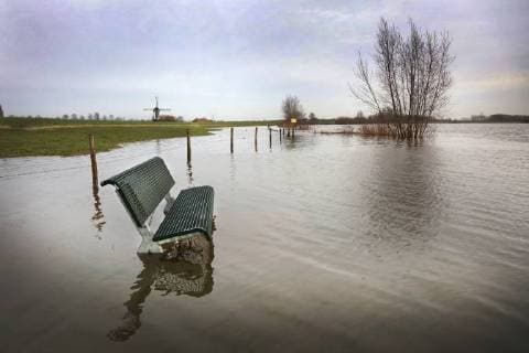 IMAGO Nature: Unsere Erde, Klimawandel, Überschwemmungen Hochwasser in Nijmegen High water near the small town Batenburg, Gelderland, The Netherlands.  Copyright: xHollandsexHoogtex xHansxBartenx x73928911x