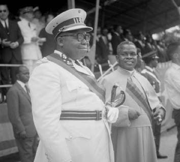 PRESIDENT OF CONGO LEOPLDVILLE JOSPEH KASAVUBU WITH FULBERT YOULOU IN BRAZZAVILLE ; 7 MAY 1963, Copyright: Topfoto  UnitedArchivesIPU456062