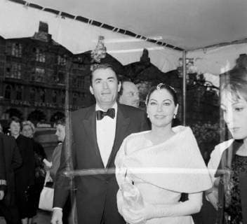 9 MAY 1963 GREGORY PECK AND AVA GARDNER ATTEND THE ROYAL EUROPEAN FILM PREMIERE OF - TO KILL A MOCKINGBIRD - AT THE ODEON, LEICESTER SQUARE, LONDON, ENGLAND., London United Kingdom England Copyright: Topfoto  UnitedArchivesIPU456276