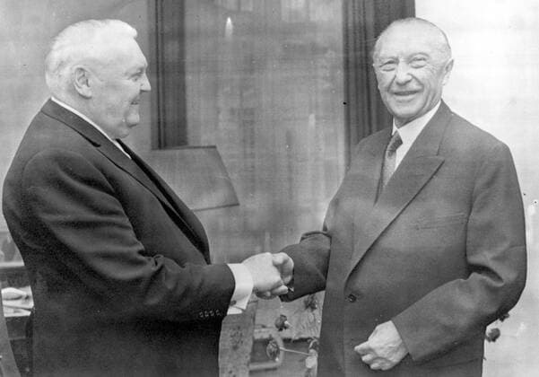 FORMER WEST GERMAN CHANCELLOR KONRAD ADENAUER WITH SUCCESSOR LUDWIG ERHARD IN BONN ; 17 OCTOBER 1963, Copyright: Topfoto  UnitedArchivesIPU465146