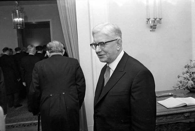 WEST GERMAN MINISTER HANS KRUEGER IN BONN ; 22 OCTOBER 1963, Copyright: Topfoto  UnitedArchivesIPU465381