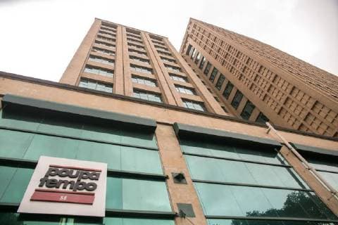 Architektur von Paulo Mendes da Rocha SÃO PAULO, SP - 09.01.2018: POUPATEMPO NÃO TEM AVAL DOS BOMBEIROS - The Poupatempo Sé building does not have Fire Department approval for its operation, it has not passed the Fire Station Inspection Order which requires a certain amount of fire extinguishers and emergency exits adequate for the size of the area. In the case of Poupatempo the reason for the lack of the document would be the existence of only one escape route. x1460217x  TomxVieiraxFreitas