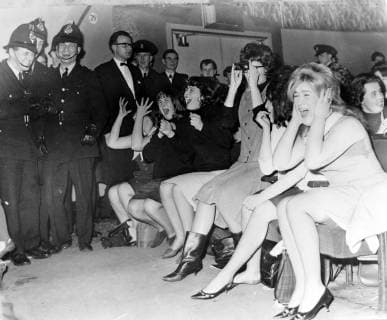 THE BEATLES IN CONCERT IN ARDWICK, MANCHESTER FANS OF BEATLES SCREAM ; 22 NOVEMBER 1963, Copyright: Topfoto  UnitedArchivesIPU467239