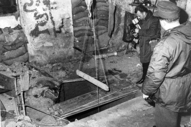 TUNNEL IN WEST BERLIN ALLOWED 3 GIRLS ESCAPE FROM EAST ; 10 JANUARY 1964, Copyright: Topfoto  UnitedArchivesIPU469577