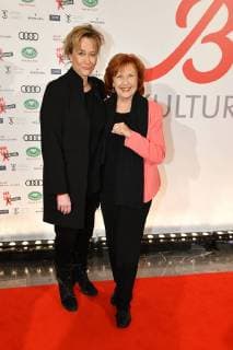 Brigitte Grothum und ihre Tochter Debora Weigert bei der Verleihung vom B.Z.-Kulturpreis am 9.01.2018 in Berlin B.Z. Kulturpreis 2018 in Berlin