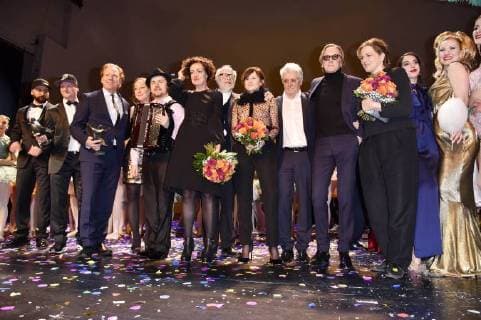 Flying Steps, Daniel Hope, Maria Schrader, Jürgen Flimm, Sophie Rois, Henry Hübchen, Marius Müller-Westernhagen und Martina Gedeck beim 27. B.Z. Kulturpreis 2018 in der Volksbühne. Berlin, 09.01.2018