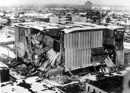 EARTHQUAKE DEPARTMENTAL STORE SHAKEN APART IN ANCHORAGE, ALASKA ; 30 MARCH 1964, Copyright: Topfoto  UnitedArchivesIPU474179