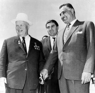 SOVIET PRIME MINISTER NIKITA KHRUSHCHEV WITH PRESIDENT OF UNITED ARAB REPUBLIC GAMAL ABDUL NASSER IN CAIRO ; 26 MAY 1964, Copyright: Topfoto  UnitedArchivesIPU477642