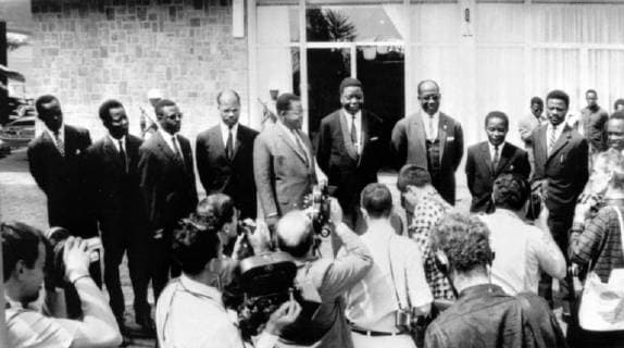 PRESIDENT JOSEPH KASAVUBU WITH NEW CONGOLESE GOVERNMENT IN LEOPOLDVILLE ; 12 JULY 1964, Copyright: Topfoto  UnitedArchivesIPU480669