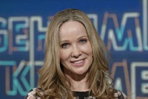 Geheimniskrämer - neue Sendung mit dem Schauspieler und Comedian Martin Klempnow als Moderator. Im Bild die Autorin und Schauspielerin Ann Kathrin Kramer, aufgenommen im Anschluss an die dritte Aufzeichnung. Weitere Gäste: Die Rapperin Sabrina Setlur, der Moderator, Journalist, Autor, Stadionsprecher und Sänger Arnd Zeigler sowie der Schauspieler und Fernsehmoderator Louis Klamroth. Köln Nordrhein-Westfalen Deutschland *** Secretive new show with actor and comedian Martin Klempnow as a moderator In the image the author and actress Ann Kathrin Kramer recorded following the third recording of other guests the Rapperin Sabrina Setlur moderator journalist author Announcer and singer Arnd Zeigler, actor and television presenter Louis Klamroth Cologne Nordrhein Westfalen Germany