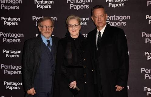 Pentagon Papers Premiere in Paris Steven Spielberg ( realisateur ) - Meryl Streep ( actrice ) - Tom Hanks ( acteur ) CELEBRITES : Avant premiere du film PENTAGON PAPERS - Paris - 13 01 2018 FedericoPestellini Panoramic 