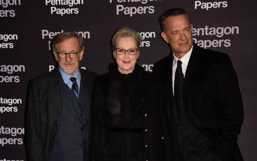 Bilder des Tages Pentagon Papers Premiere in Paris Steven Spielberg ( realisateur ) - Meryl Streep ( actrice ) - Tom Hanks ( acteur ) CELEBRITES : Avant premiere du film PENTAGON PAPERS - Paris - 13 01 2018 FedericoPestellini Panoramic 