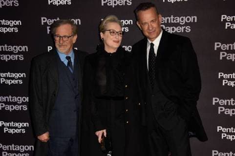 Pentagon Papers Premiere in Paris Steven Spielberg ( realisateur ) - Meryl Streep ( actrice ) - Tom Hanks ( acteur ) CELEBRITES : Avant premiere du film PENTAGON PAPERS - Paris - 13 01 2018 FedericoPestellini Panoramic 