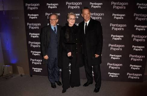 Pentagon Papers Premiere in Paris Steven Spielberg ( realisateur ) - Meryl Streep ( actrice ) - Tom Hanks ( acteur ) CELEBRITES : Avant premiere du film PENTAGON PAPERS - Paris - 13 01 2018 FedericoPestellini Panoramic 