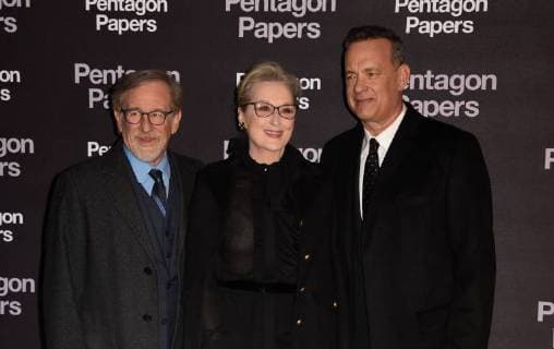 Pentagon Papers Premiere in Paris Steven Spielberg ( realisateur ) - Meryl Streep ( actrice ) - Tom Hanks ( acteur ) CELEBRITES : Avant premiere du film PENTAGON PAPERS - Paris - 13 01 2018 FedericoPestellini Panoramic 