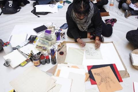 People participate in a ten-hours-long drawing marathon at the Art National Museum in Mexico City, Mexico, 11 January 2018. Drawing marathon in Mexico City with hundreds of participants !ACHTUNG: NUR REDAKTIONELLE NUTZUNG!  Copyright: xSASHENKAxGUTIERREZx MEX21 20180113-636514745858076109