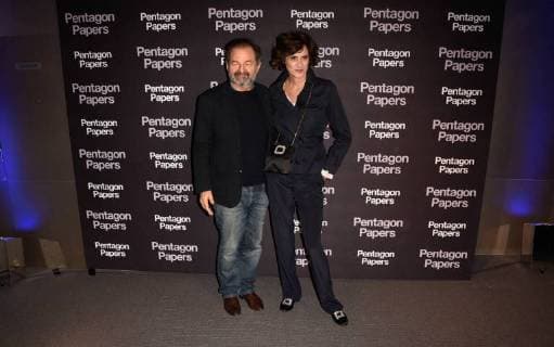 Ines De La Fressange et Denis Olivennes CELEBRITES : Avant premiere du film PENTAGON PAPERS - Paris - 13 01 2018 FedericoPestellini Panoramic 