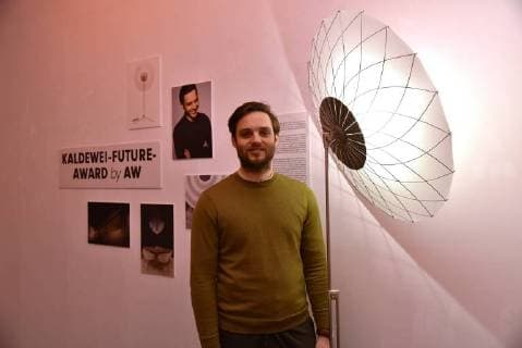 Der niederländische Designer Rick Tegelaar, Nachwuchs Designer des Jahres 2018 posiert am 14.01.2018 in Köln bei der Verleihung des A+W Designer des Jahres Preis 2018.