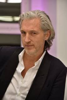 Der niederländische Designer Marcel Wanders , Designer des Jahres 2018 posiert am 14.01.2018 in Köln bei der Verleihung des A+W Designer des Jahres Preis 2018.