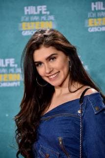 Youtuberin Ana Lisa Kohler posiert am 14.01.2018 in Köln bei der Premiere des Films Hilfe, ich habe meine Eltern geschrumpft , der am 18.01. in die deutschen Kinos kommt.