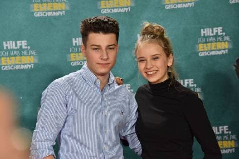 Schauspieler Oskar Keymer, Lina Hüesker posiert am 14.01.2018 in Köln bei der Premiere des Films Hilfe, ich habe meine Eltern geschrumpft , der am 18.01. in die deutschen Kinos kommt.