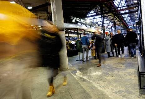 Berlin. 16 JAN 2018. Messebesucher auf der BRIGHT Tradeshow. Skate- und Streetwear. Arena Berlin Treptow. BRIGHT XXVI. EUROPE S LEADING TRADE SHOW FOR STREET AND URBAN WEAR, SKATEBOARDING AND BOARDSPORT. Berlin Fashion Week. Copyright: Priller&MAUG PRM205626X