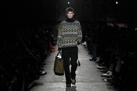 (180119) -- PARIS, Jan. 19, 2018 -- A model presents a creation of Dries Van Noten during the men s fashion week for 2018-19 autumn winter men s collection in Paris, France on Jan. 18, 2017. ) (psw) FRANCE-PARIS-MEN S FASHION WEEK-DRIES VAN NOTEN PieroxBiasion 