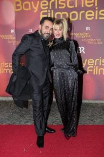 Adnan Maral mit Ehefrau Franziska Maral, Verleihung des Bayerischen Filmpreis 2018 im Prinzrengententheater in Muenchen am 20.01.2018