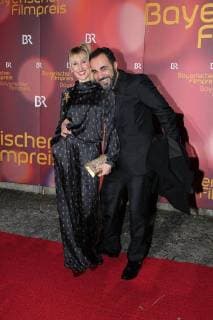 Adnan Maral mit Ehefrau Franziska Maral, Verleihung des Bayerischen Filmpreis 2018 im Prinzrengententheater in Muenchen am 20.01.2018