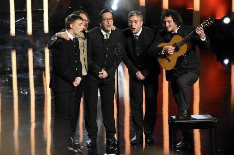 Chor der Jungen Union Miesbach mit Maxi Schafroth bei der Verleihung des 39. Bayerischen Filmpreises 2017 im Prinzregententheater. München, 19.01.2018