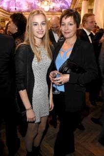 Jule Ronstedt mit Tochter Helene bei der Verleihung des 39. Bayerischen Filmpreises 2017 im Prinzregententheater. München, 19.01.2018